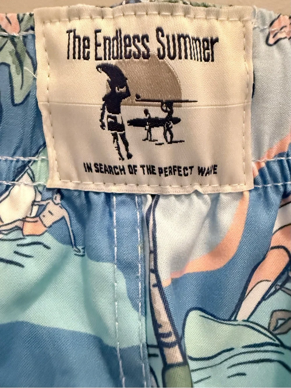 NWT The Endless Summer men’s size large swim trunks